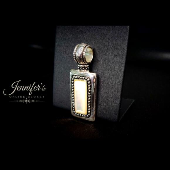 3/$25 Premier Designs Mother of Pearl Pendant - Picture 4 of 10